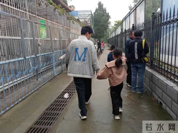 三年级日记之2025年国庆节游记和生活记录三则300字