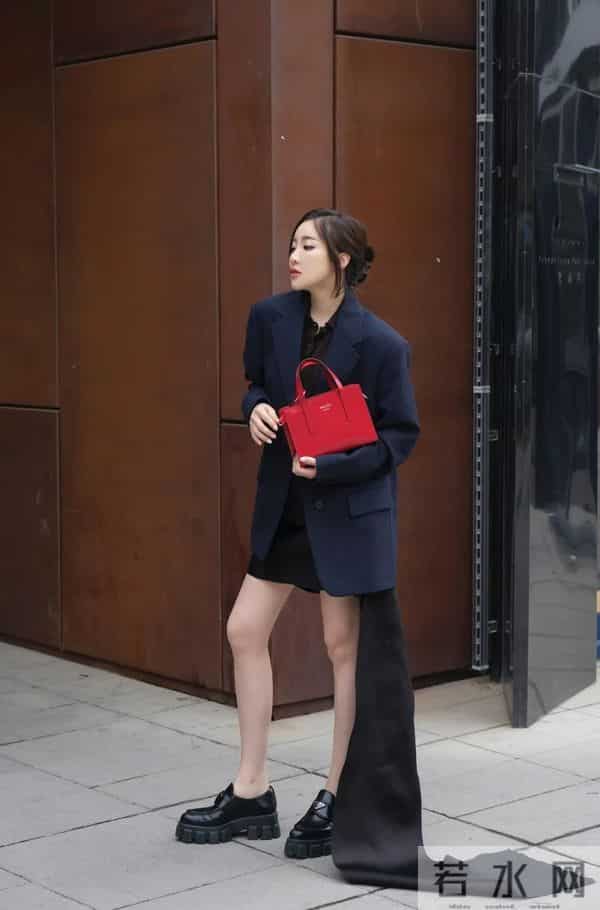 「May I love you」的意思是:在五月,我爱你