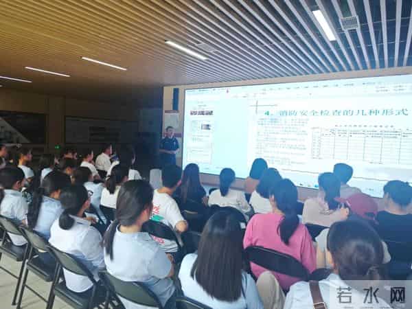 黄果树旅游区消防救援大队开展企业商户消防安全培训