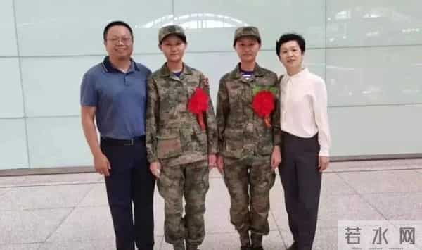 复制粘贴的飒!军中“姐妹花”