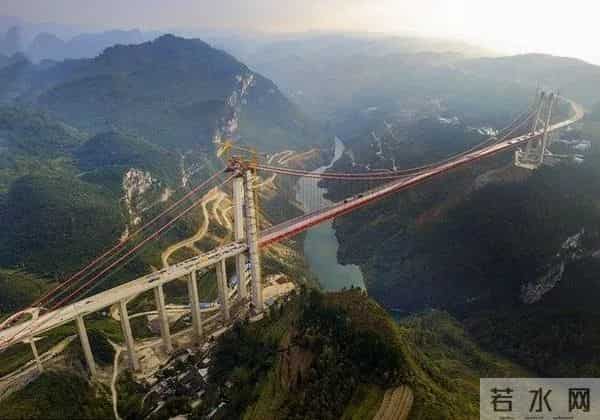 剑桥博士发震撼长文:为何中国肯下血本在西方绝不做的“亏本买卖”上