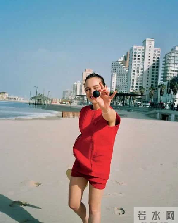 「May I love you」的意思是:在五月,我爱你