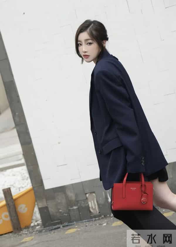 「May I love you」的意思是:在五月,我爱你