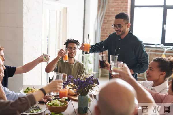 “我请客”英语怎么说?别告诉我是“I&39;ll buy”!