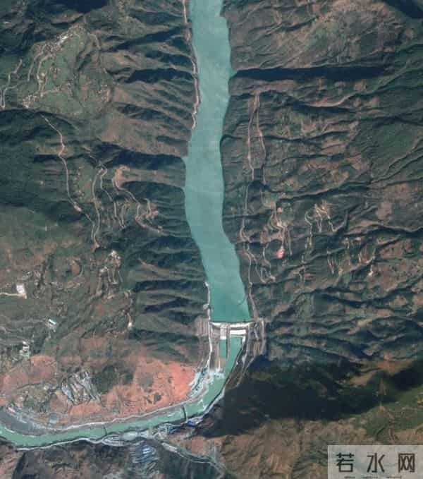 剑桥博士发震撼长文:为何中国肯下血本在西方绝不做的“亏本买卖”上