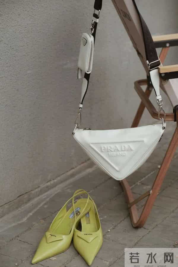 「May I love you」的意思是:在五月,我爱你