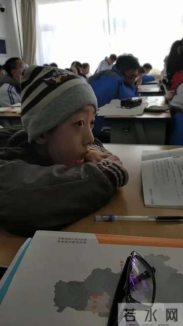 18公斤渐冻症男孩考入北航:童话般的爱心接力,只为让他遥望星空