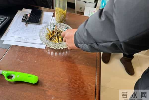 腊月二十九了，款还没下来，项目上只剩我一个人了