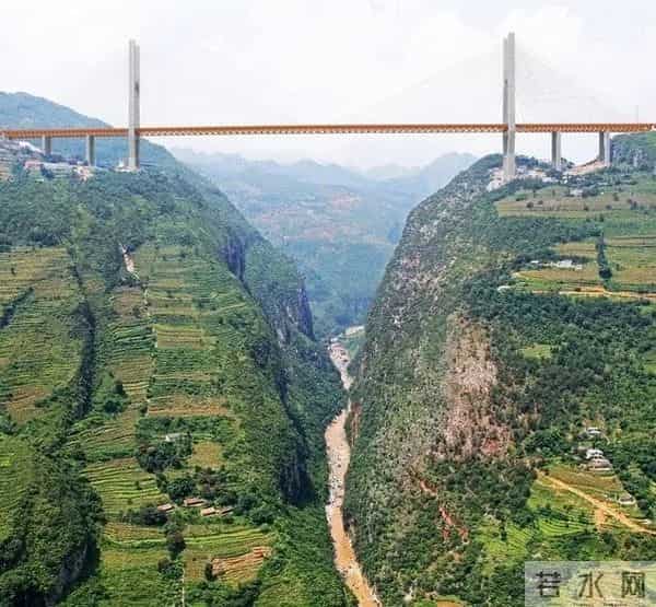 剑桥博士发震撼长文:为何中国肯下血本在西方绝不做的“亏本买卖”上