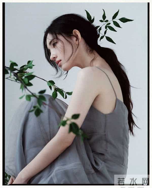 88年我偷偷看录像带,被嫂子发现,她没骂我,反而坐下一起看