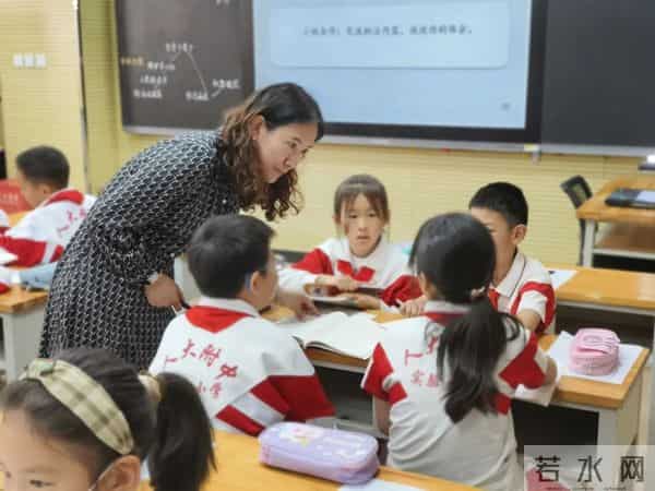 如何创设丰富多彩的班级活动？快跟紫禁杯优秀班主任取取经