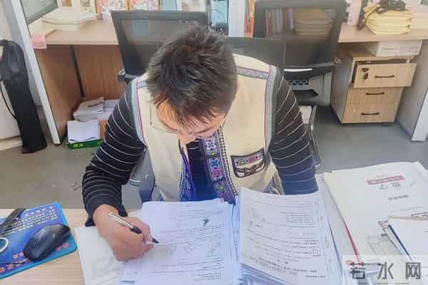 五大强市|彝族教师海燕:坚守教育耕耘初心 点亮乡村沃土灯火