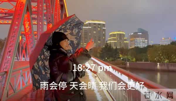 女明星分享分居生活，男友评论区留言，网友急了：还能看到你们直播吗？