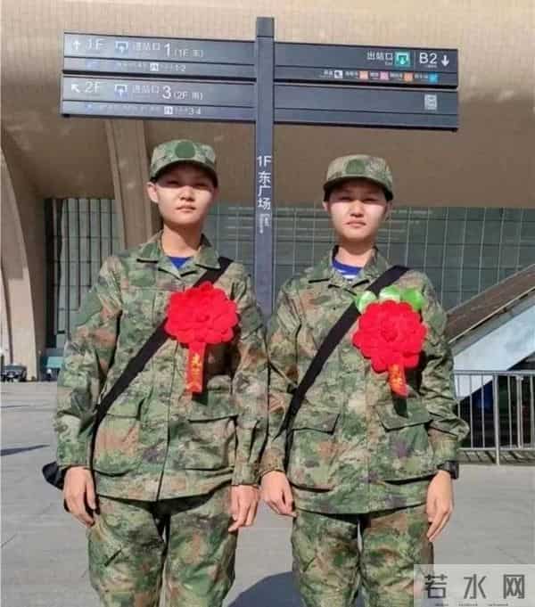 复制粘贴的飒!军中“姐妹花”