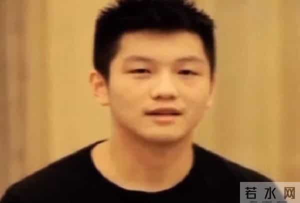 他差点绊倒却横扫对手！12年宿敌之战揭秘国球最虐剧本