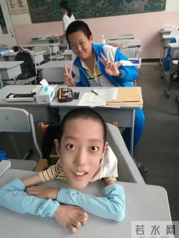 18公斤渐冻症男孩考入北航:童话般的爱心接力,只为让他遥望星空