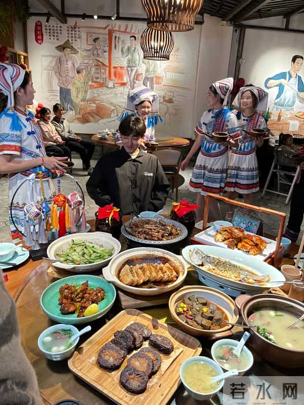 壮族人有什么特色，人群里你认得出吗？