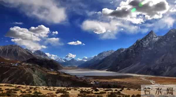 70年来,有没有一首歌,让中国人听了就热泪盈眶?