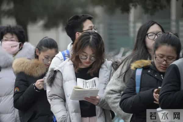 英语太重要,主科地位稳固,符合发展需求不可能改变!