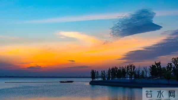 为你整理了50句金句,句句都值得摘抄,建议收藏