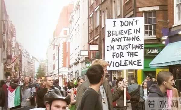 刚刚拍出近1000万高价,他却把这幅画扔进了碎纸机