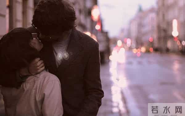 一个女人内心很寂寞，才会发这样的朋友圈