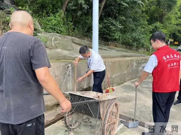 秋蚊子除了痒还有其他隐患，爱国卫生运动一起除ta！