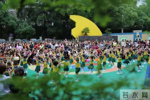 70年来,有没有一首歌,让中国人听了就热泪盈眶?