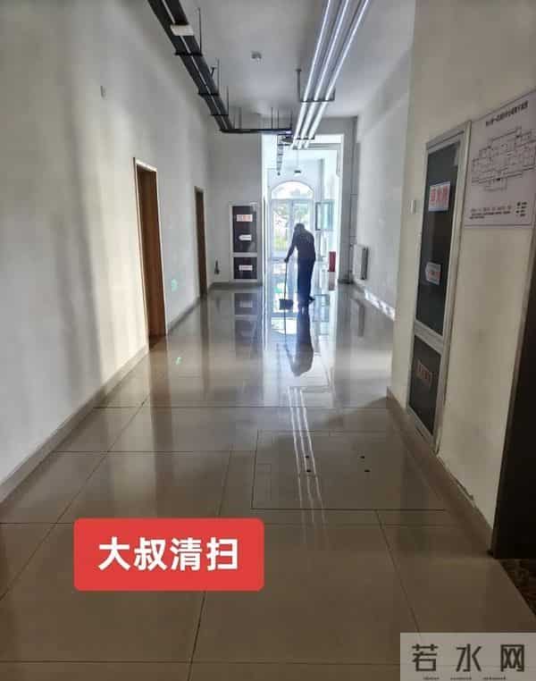 你绝对想不到，开学第一天，一名临近退休女教师会是什么感受