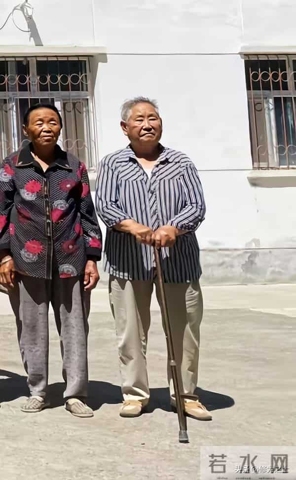 我59年来新疆兵团，63年从职工变成家属，现在养老金每月3000元