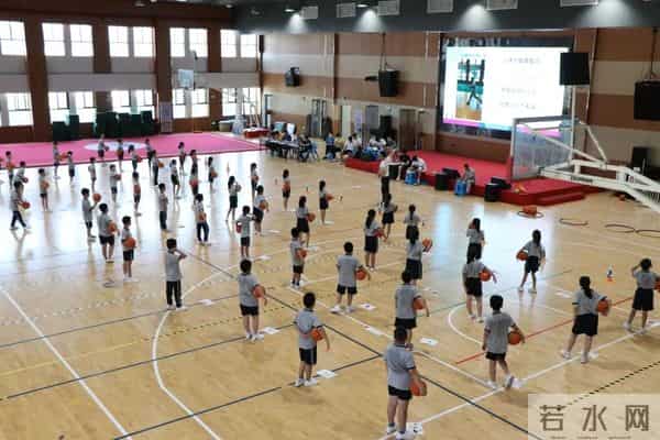 厦门五缘第二实验学校：同台竞技展风采，共同交流促提升