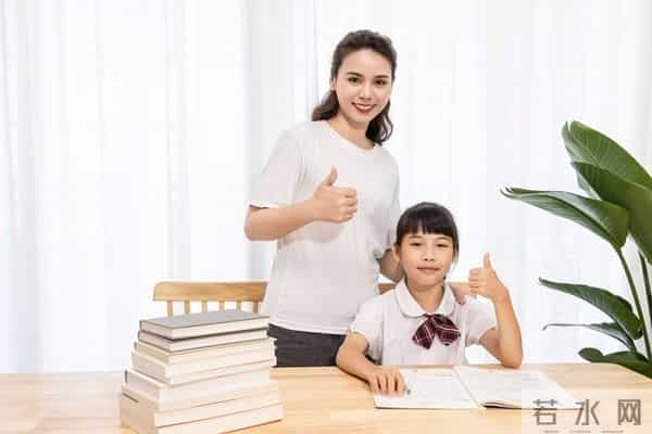 女教师低情商评语引争议，家长难以接受