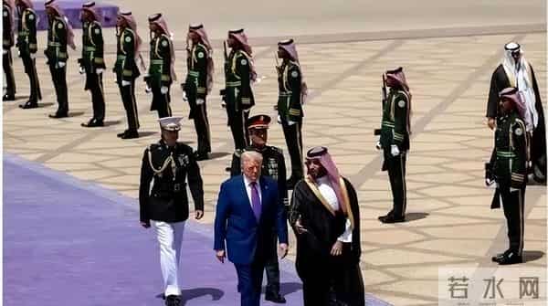 爱泼斯坦牵出以色列前总理，证据链完整，美国主流媒体却集体沉默