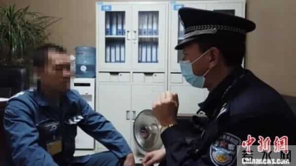 “将刑期变学期”，他在刑满释放前通过了法律本科论文答辩