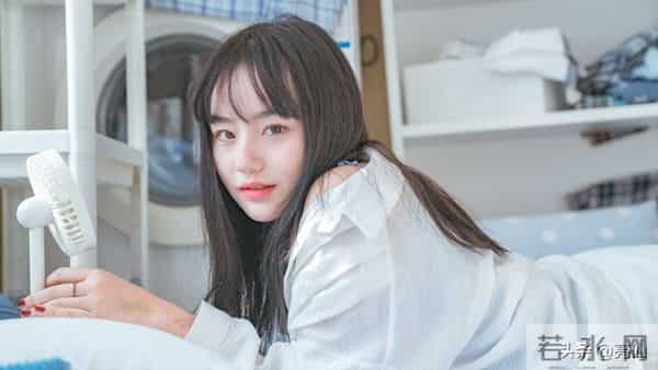 精选五首风格迥异、情感深邃的爱情巅峰之作，以飨文友