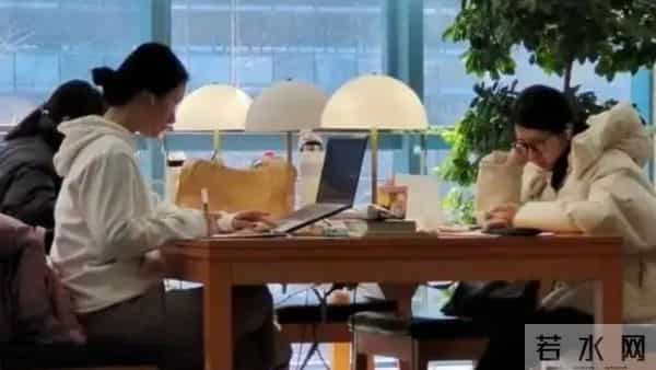 英语太重要,主科地位稳固,符合发展需求不可能改变!