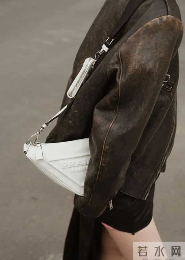 「May I love you」的意思是:在五月,我爱你