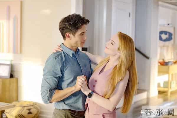 放弃当工程师,投身演艺圈,凭《辣妈辣妹2》走红,已是幸福人夫