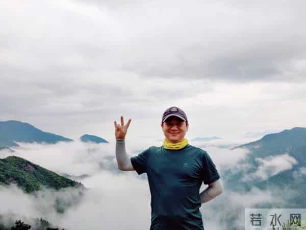 一年从山上背下300多麻袋垃圾!80后程序员和小伙伴们的另类年终述职报告