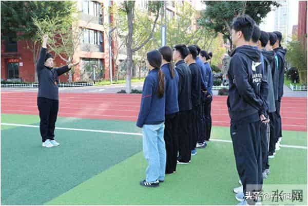 “吹响口哨”到“玩转课堂”-石家庄卓越中学体育教师修炼进行时