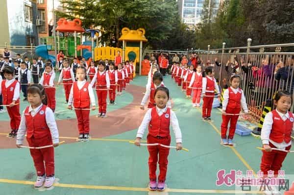 活力早操秀风采 健康快乐动起来