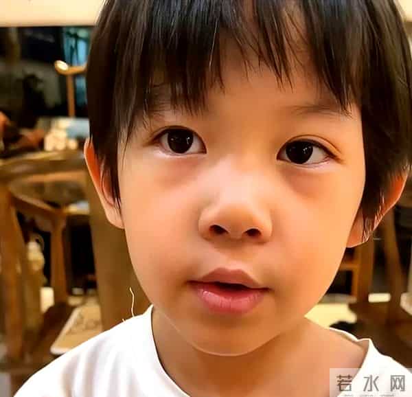 天赐一家人：天赐6岁生日，与哥哥姐姐一起生活？大家表示支持！