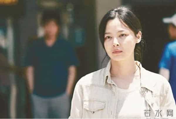 电影《日掛中天》:对复杂人性的冷峻审视