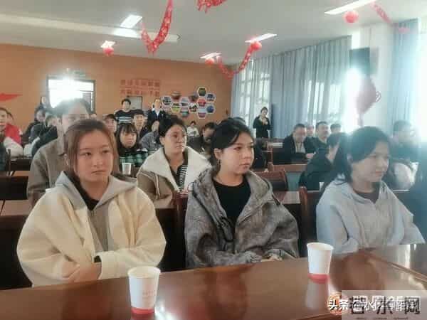 讲述身边变化 心怀感恩之情