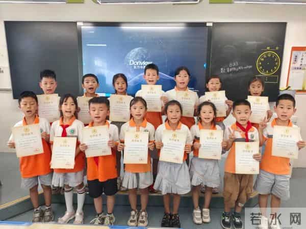 趣闯动物王国关 乐考点亮成长路 ——灞桥区庆华小学洪庆分校“动物王国开大会”无纸笔测试纪实