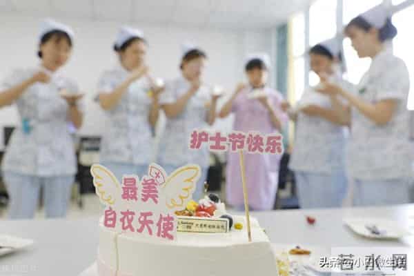 512护士节祝福语大全，2025送给白衣天使护士节祝福语100条！