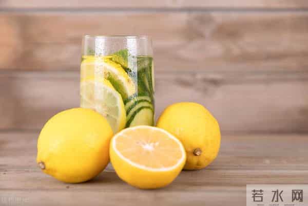 健康达人都爱的柠檬水，究竟有啥神奇作用