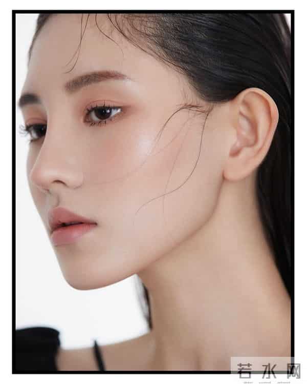 88年我偷偷看录像带,被嫂子发现,她没骂我,反而坐下一起看