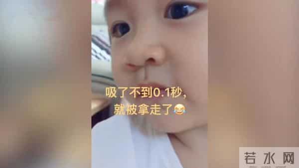 三岁宝宝的喝奶套路：主动要求喂爸爸喝牛奶，结果真是万万没想到