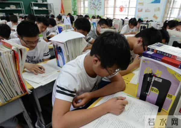 高考满分作文《我愿意》,被人民日报推荐,内容精彩且充满哲理